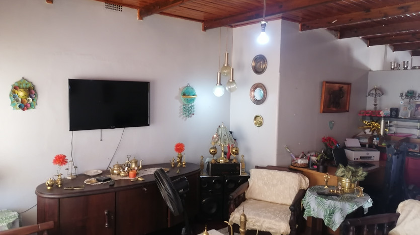 Income-Producing Residential Property in Freemanville Property Images
