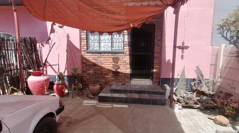 Income-Producing Residential Property in Freemanville Property Images