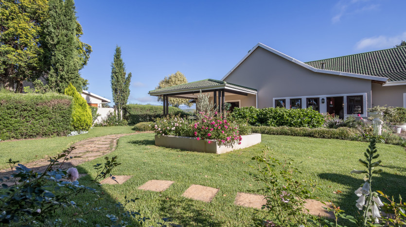 Picturesque Country Estate Property Images