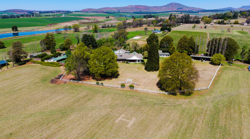 Picturesque Country Estate Property Images