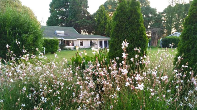 Picturesque Country Estate Property Images