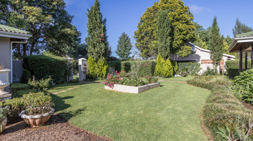 Picturesque Country Estate Property Images