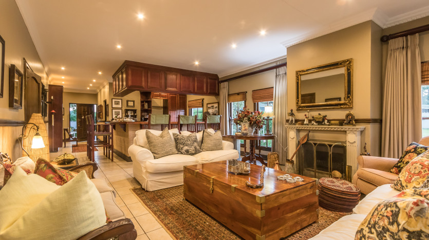 Picturesque Country Estate Property Images