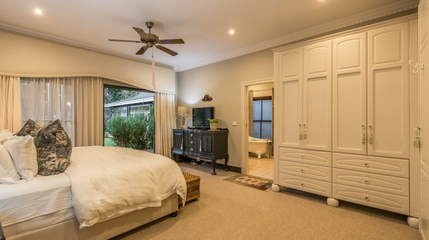 Picturesque Country Estate Property Images