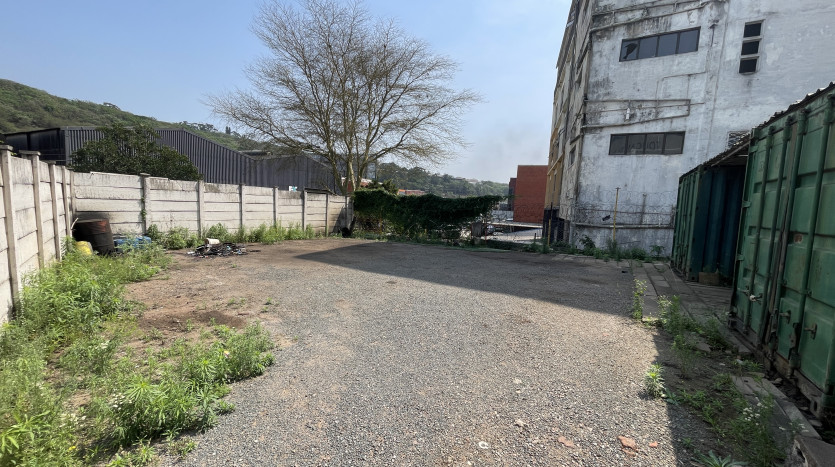 Large Warehouse In Briardene Property Images