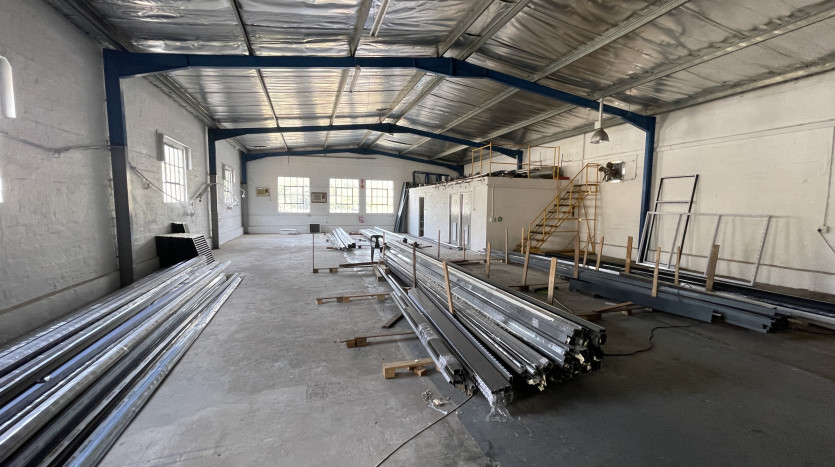 Large Warehouse In Briardene Property Images