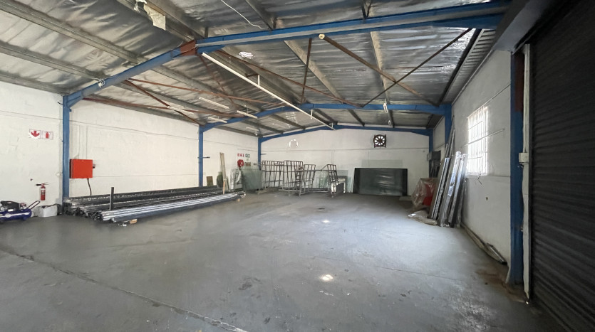 Large Warehouse In Briardene Property Images