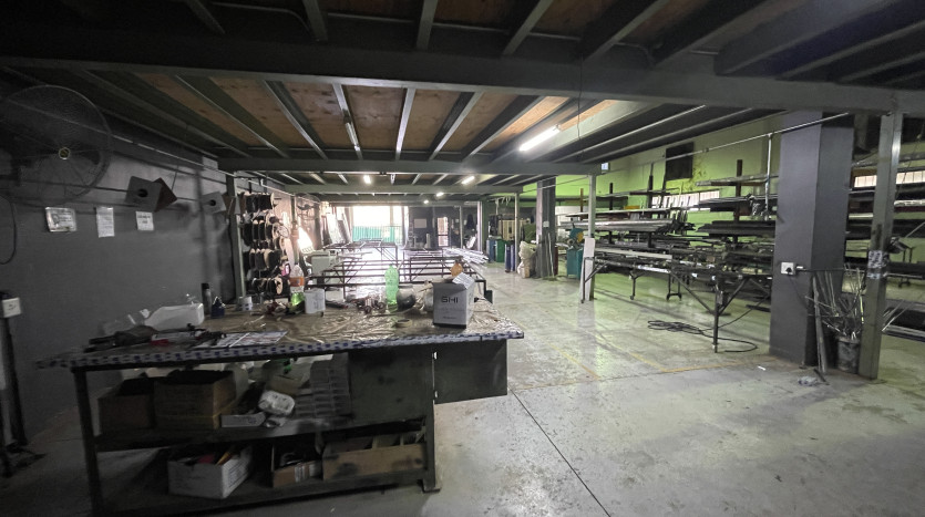 Well Situated Briardene Mini-Factory Property Images