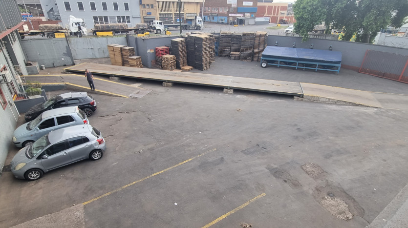 Versatile Industrial Property In Sought-After Jacobs Property Images