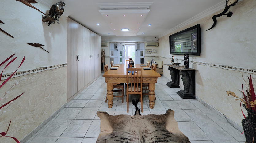 Versatile Luxury Resort-Style Home La Lucia Property Images