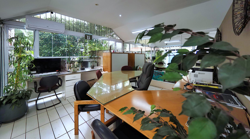Versatile Luxury Resort-Style Home La Lucia Property Images