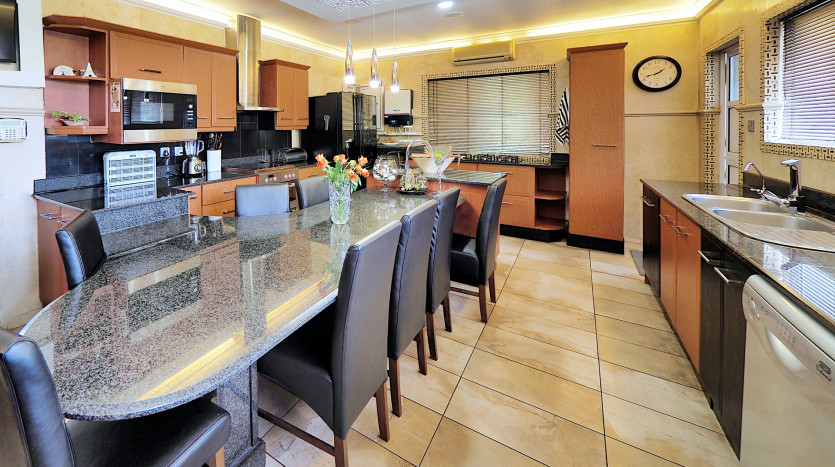 Versatile Luxury Resort-Style Home La Lucia Property Images