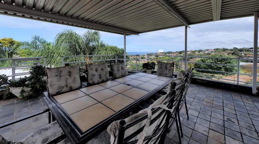 Versatile Luxury Resort-Style Home La Lucia Property Images