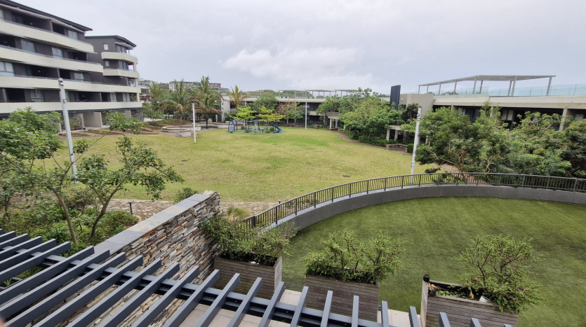 Luxury Coastal Lifestyle Apartment Property Images