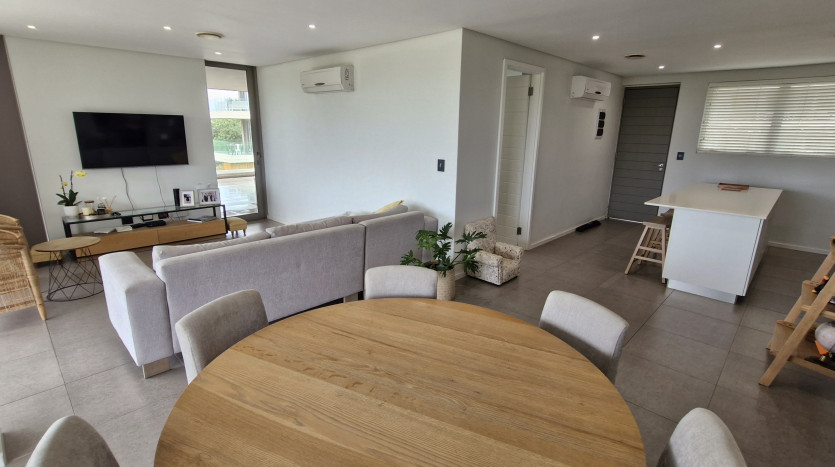 Luxury Coastal Lifestyle Apartment Property Images
