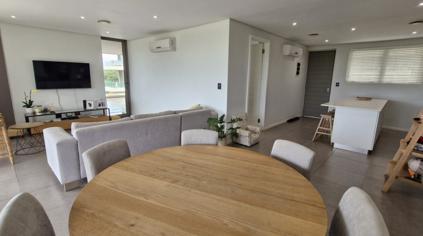 Luxury Coastal Lifestyle Apartment Property Images