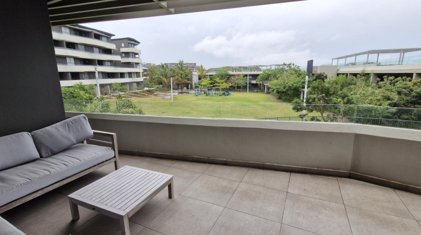 Luxury Coastal Lifestyle Apartment Property Images