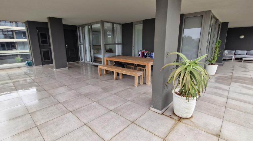 Luxury Coastal Lifestyle Apartment Property Images