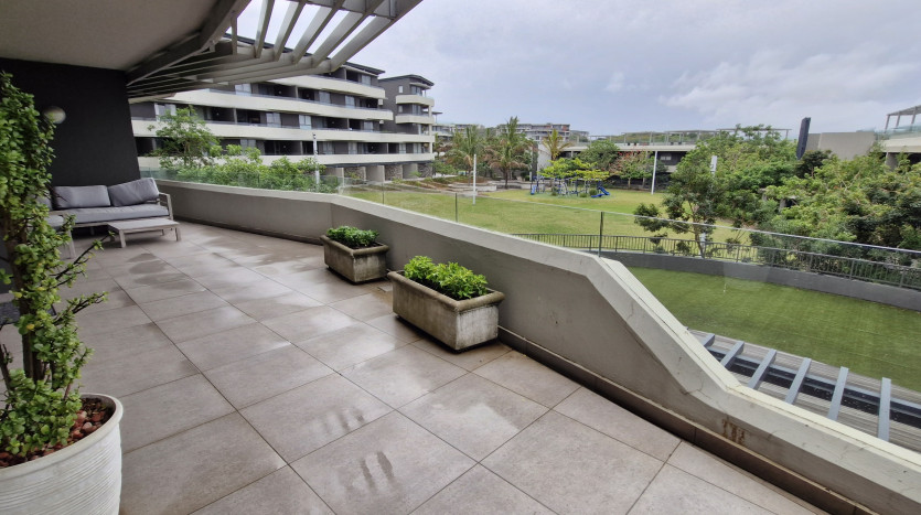 Luxury Coastal Lifestyle Apartment Property Lead Image