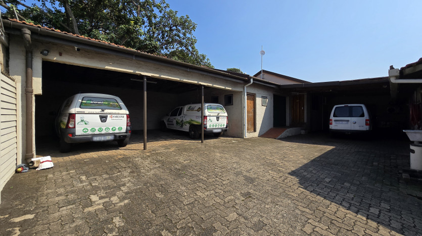 Corner Property with Offices & Storage Property Images