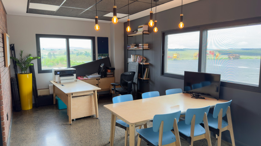 ± 1 987 Ha Premier Grazing & Cropping Farms in KZN Midlands Property Images