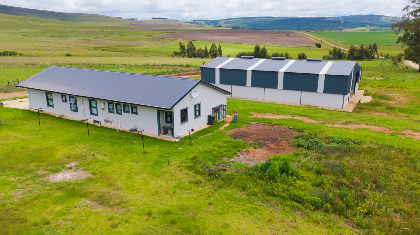 ± 1 987 Ha Premier Grazing & Cropping Farms in KZN Midlands Property Images