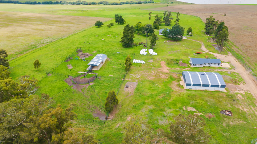 ± 1 987 Ha Premier Grazing & Cropping Farms in KZN Midlands Property Images