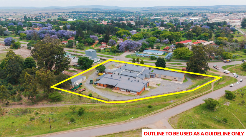 Corner- Positioned Warehouse In Vryheid Property Images