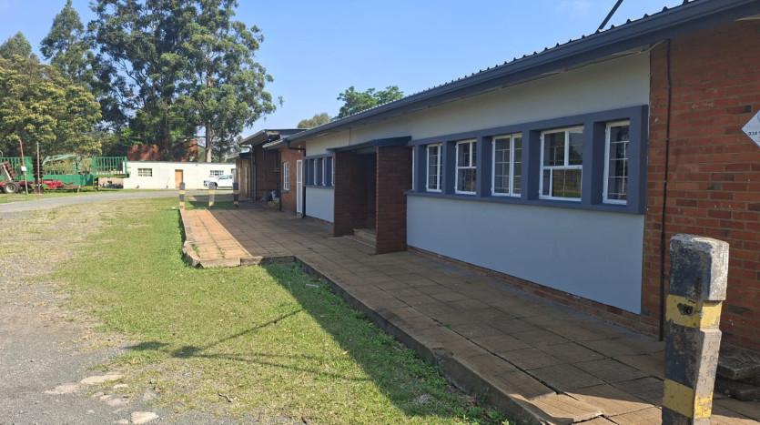 Corner- Positioned Warehouse In Vryheid Property Images
