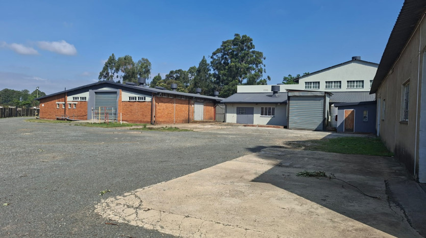 Corner- Positioned Warehouse In Vryheid Property Images