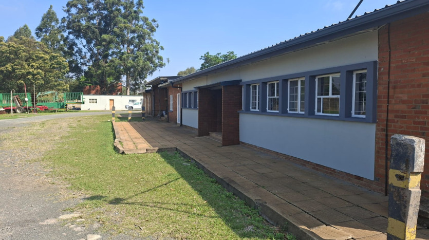 Corner- Positioned Warehouse In Vryheid Property Images