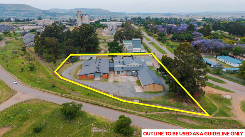 Corner- Positioned Warehouse In Vryheid Property Images