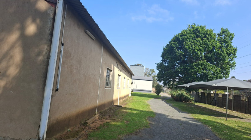 Corner Warehouse in Vryheid Property Images