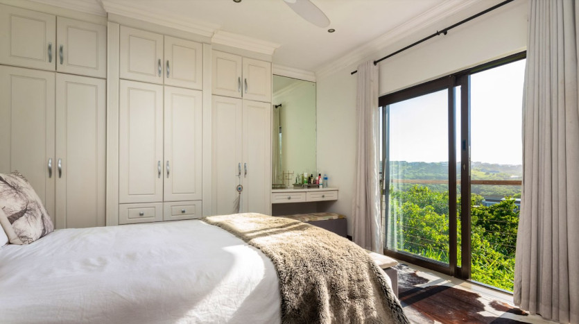 Elegant Coastal Estate Home with Scenic Views Property Images