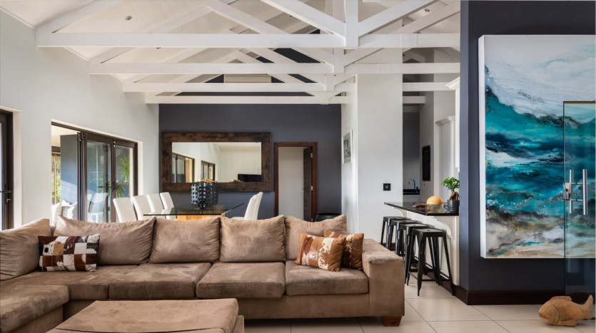 Elegant Coastal Estate Home with Scenic Views Property Images