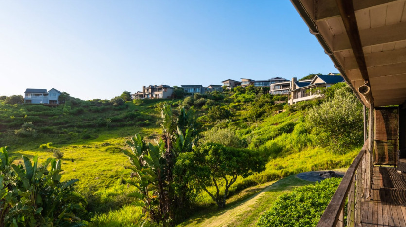 Elegant Coastal Estate Home with Scenic Views Property Images