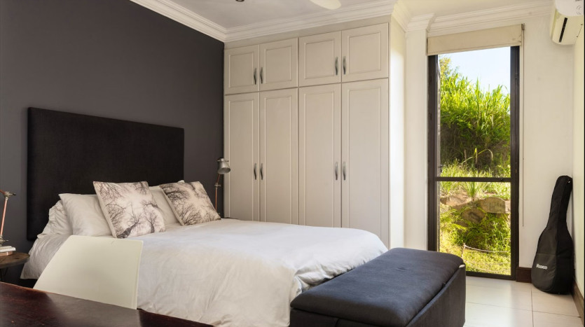 Elegant Coastal Estate Home with Scenic Views Property Images