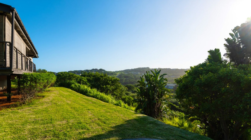 Elegant Coastal Estate Home with Scenic Views Property Images