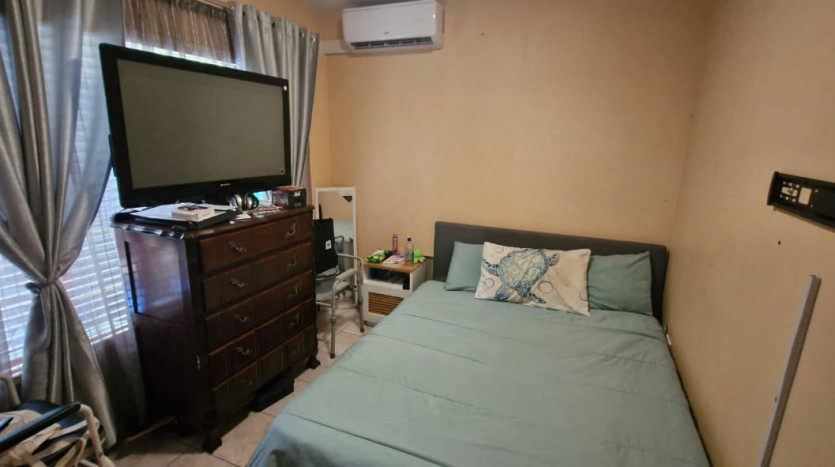 Pet-Friendly 4 Bed Family Home in Amanzimtoti Property Images