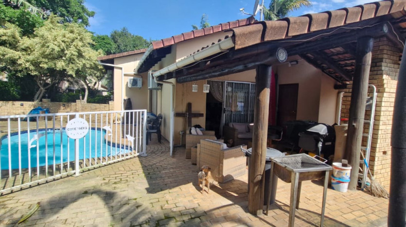 Pet-Friendly 4 Bed Family Home in Amanzimtoti Property Images