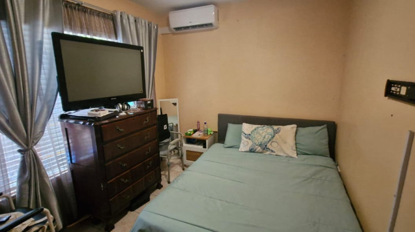 Pet-Friendly 4 Bed Family Home in Amanzimtoti Property Images