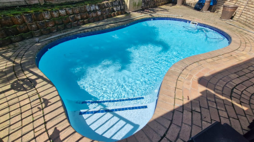 Pet-Friendly 4 Bed Family Home in Amanzimtoti Property Images