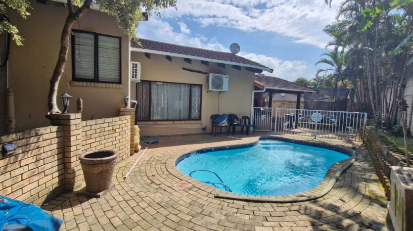 Pet-Friendly 4 Bed Family Home in Amanzimtoti Property Lead Image