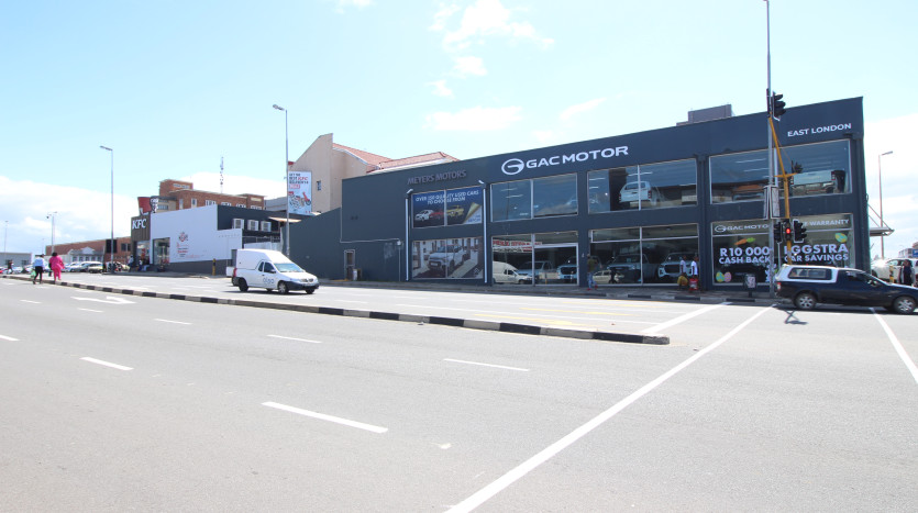 Prime Commercial Property – High Visibility Corner Location Property Images