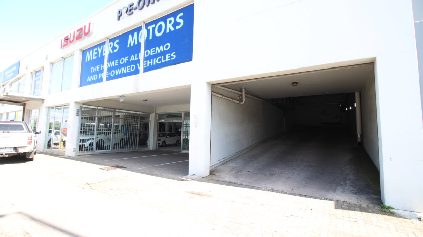 Prime Commercial Property – High Visibility Corner Location Property Images