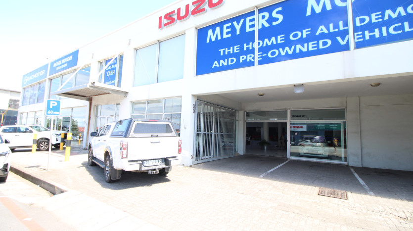 Prime Commercial Property – High Visibility Corner Location Property Images