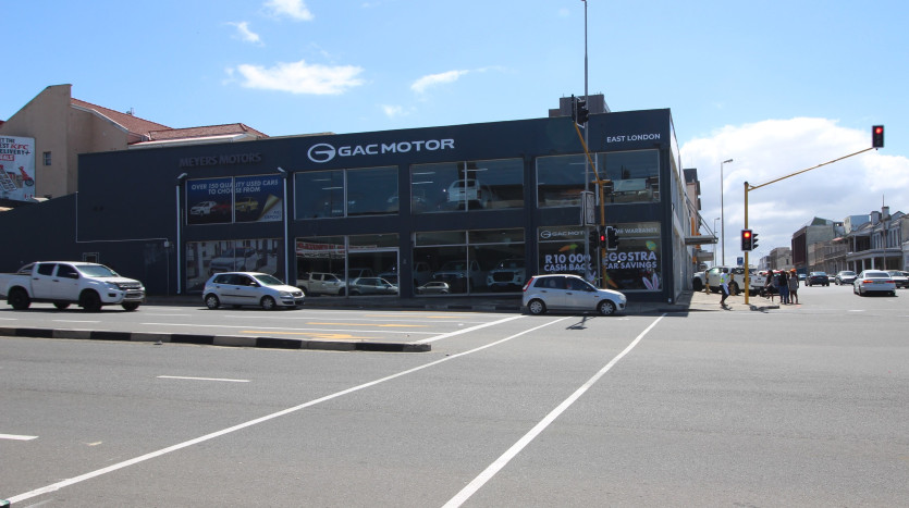 Prime Commercial Property – High Visibility Corner Location Property Images