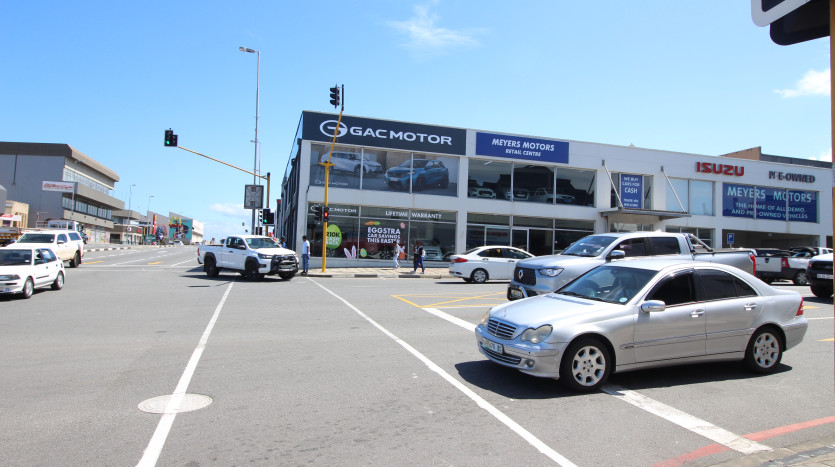 Prime Commercial Property – High Visibility Corner Location Property Images