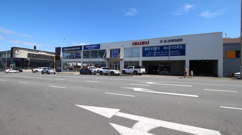Prime Commercial Property – High Visibility Corner Location Property Images