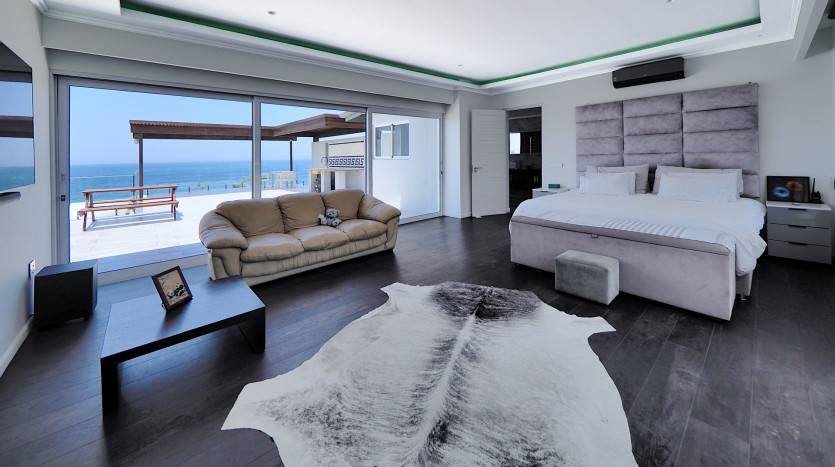 Luxury Coastal Home Overlooking Indian Ocean Property Images